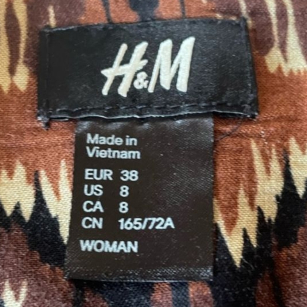 🤩 Vintage H&M Print  Skirt- Knee Length. Perfect For Fall With Boots! - Picture 8 of 10